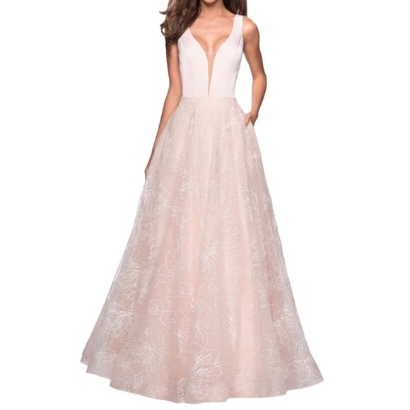 La Femme Sweetheart Floral Sequin Gown Champagne Blush Size 8 Prom Dress Wedding - Picture 1 of 8